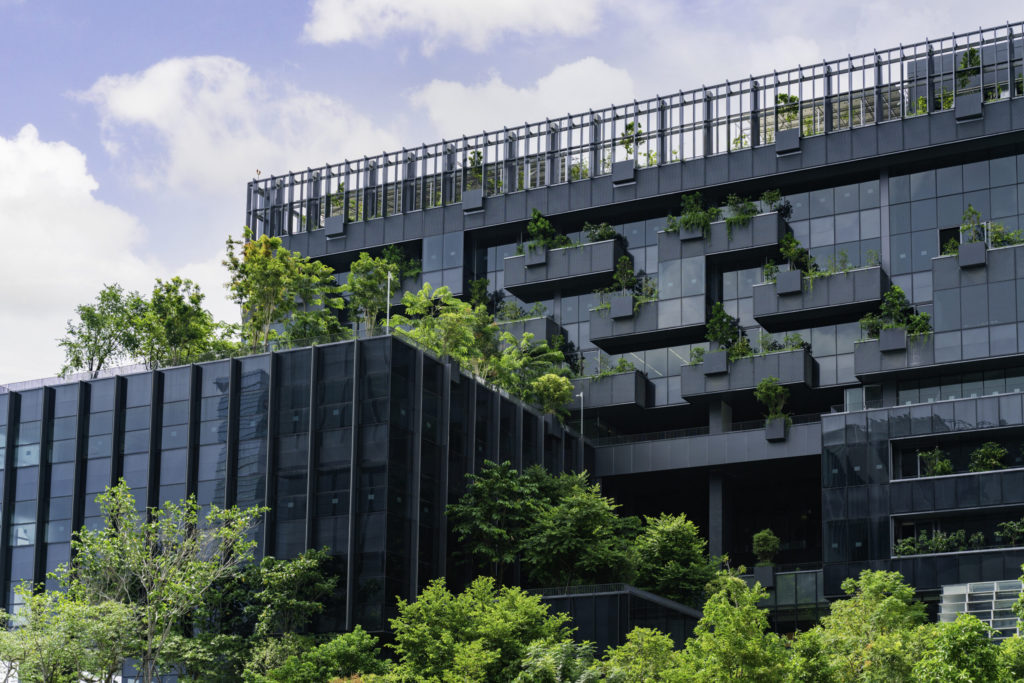 Building automation system improving commercial building energy efficiency